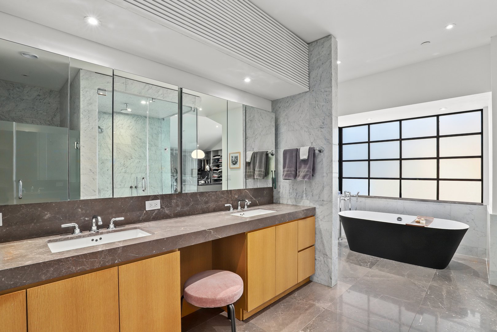 95 N Broadway Photo 21