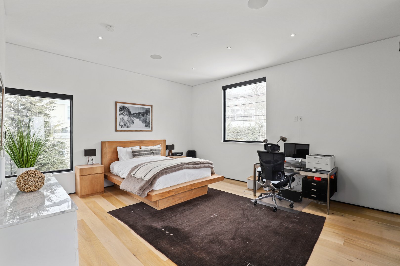 95 N Broadway Photo 28