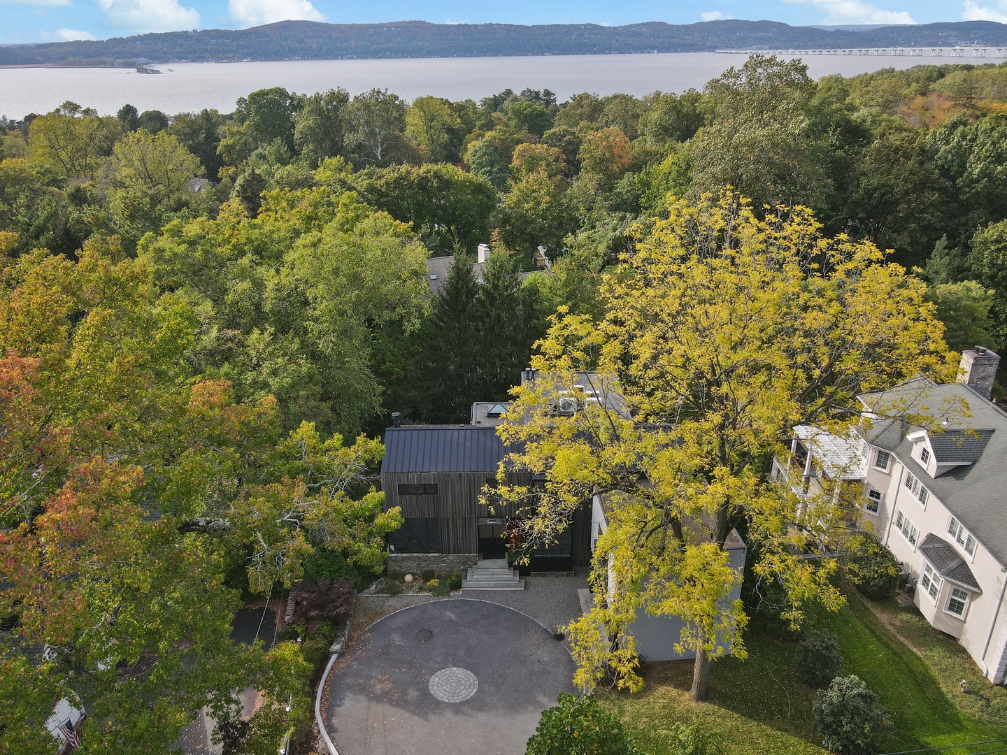 95 N Broadway Photo 38