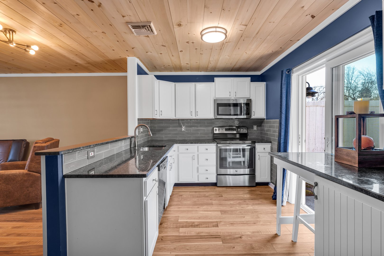 2 Plymouth Court #2 Photo 2