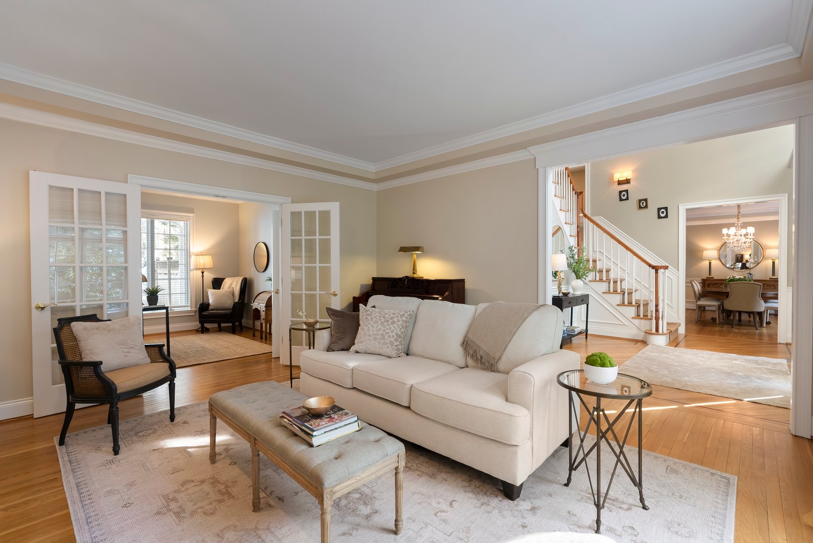 10 Hinchley Wood Photo 4