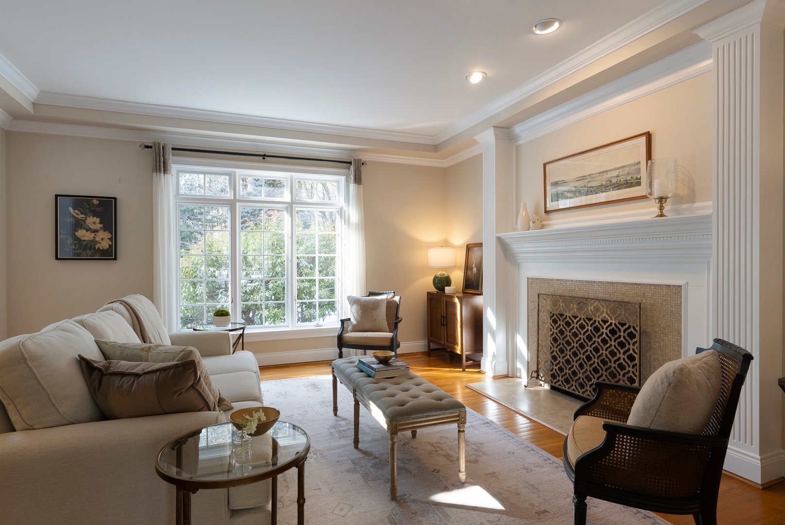 10 Hinchley Wood Photo 6