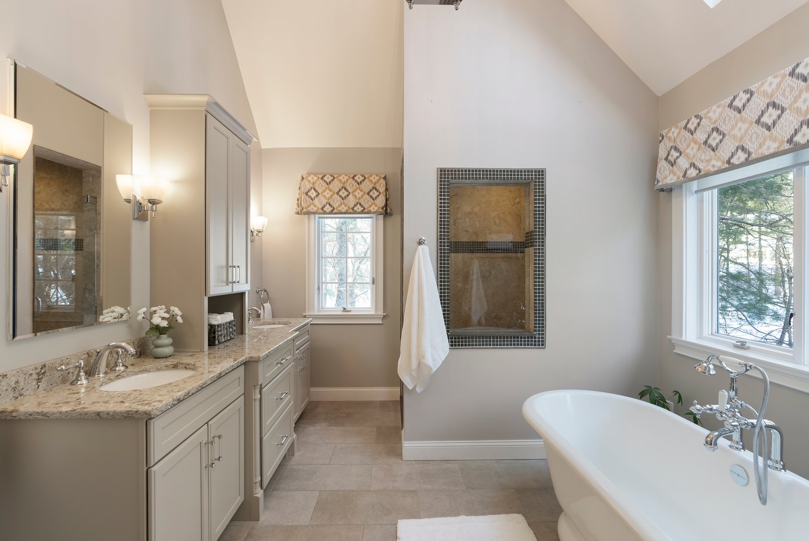 10 Hinchley Wood Photo 22