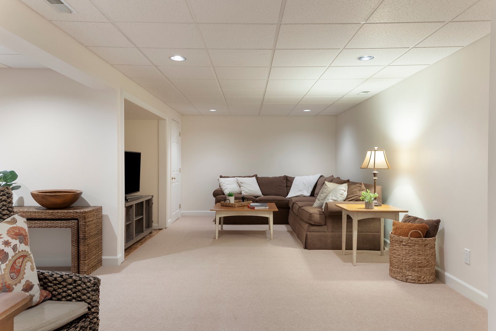 10 Hinchley Wood Photo 36