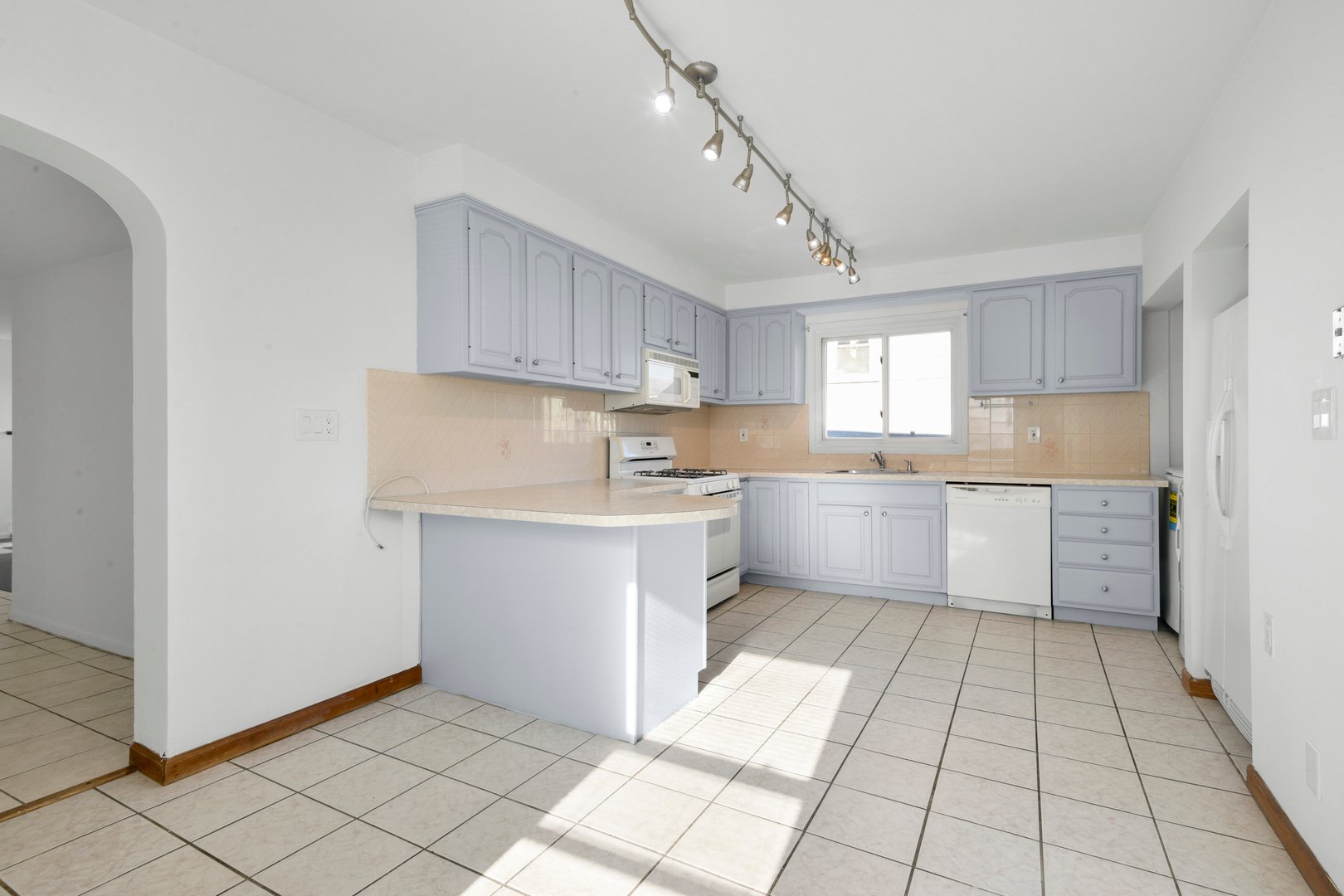 156 Madison Street Photo 12