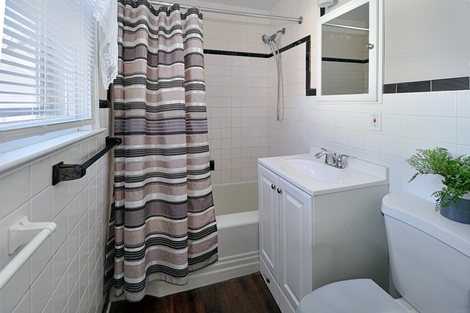 10 Keith Street Photo 15