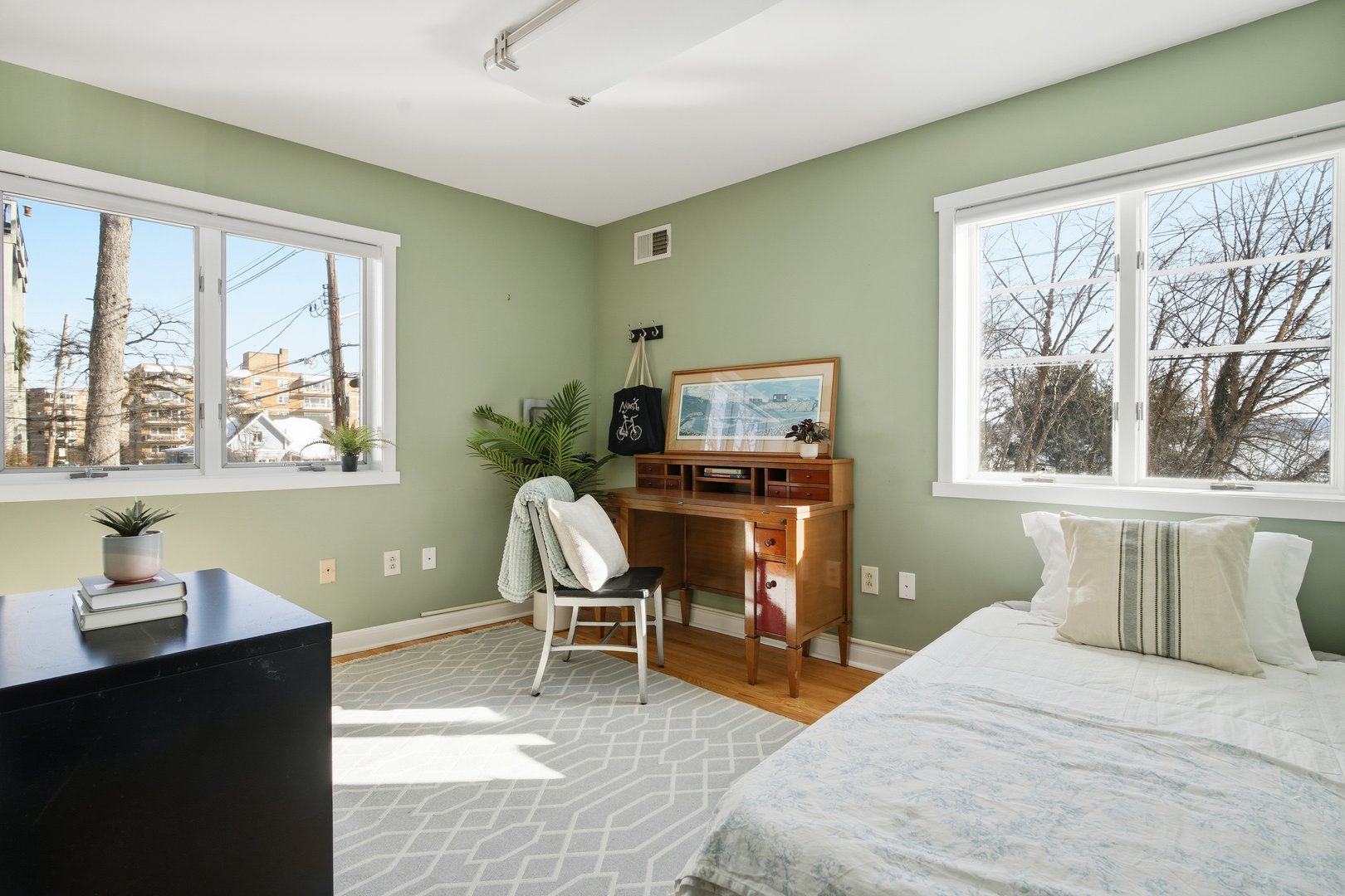 50 Gedney Street Photo 11