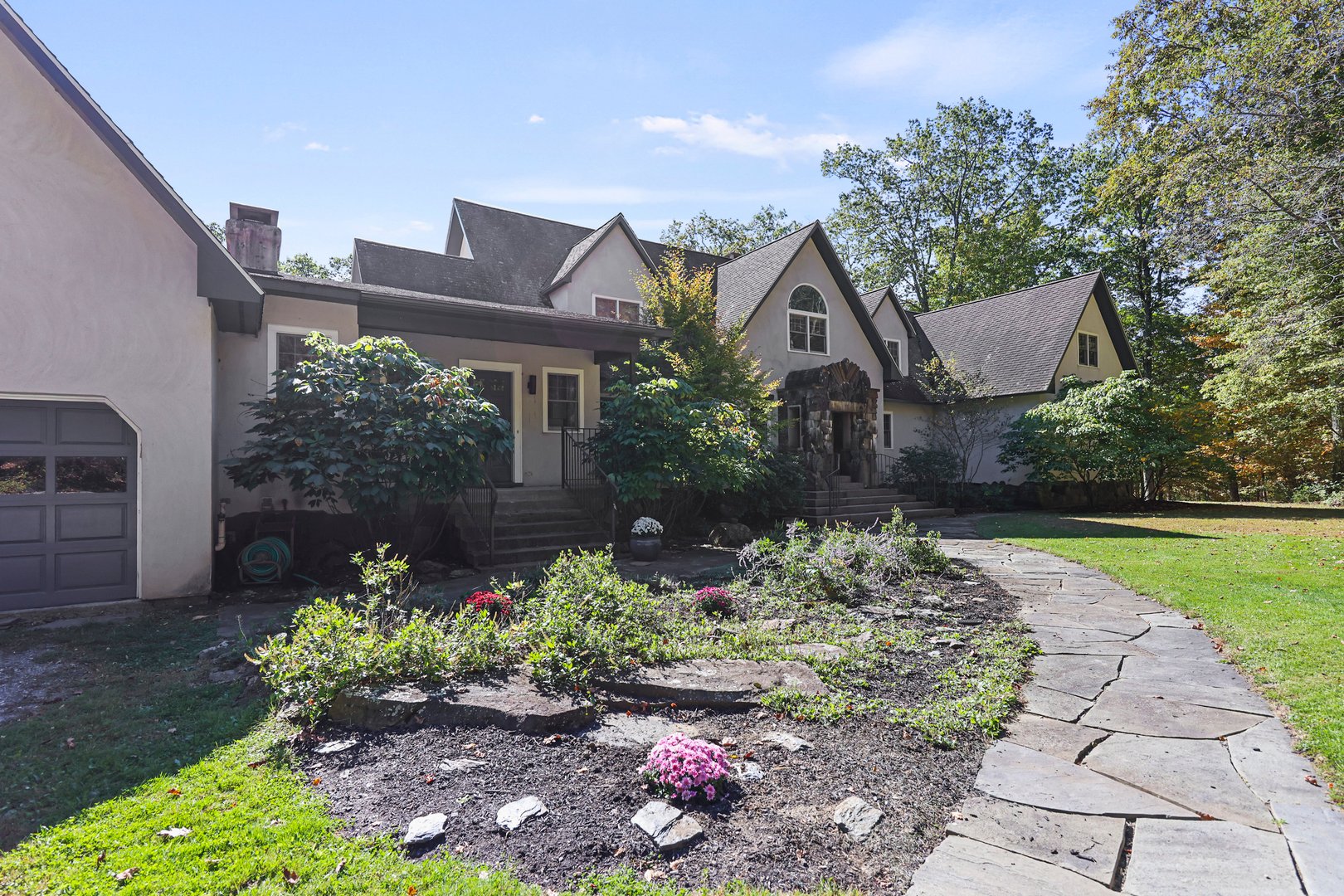 36 Millard Rd Photo 4