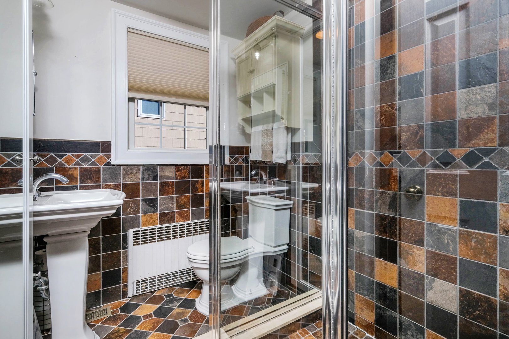 111 Frank Avenue Photo 11