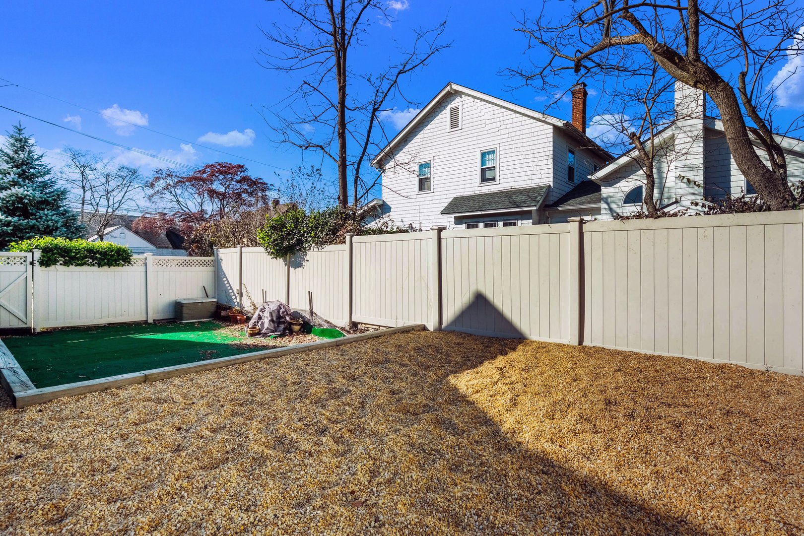 111 Frank Avenue Photo 19