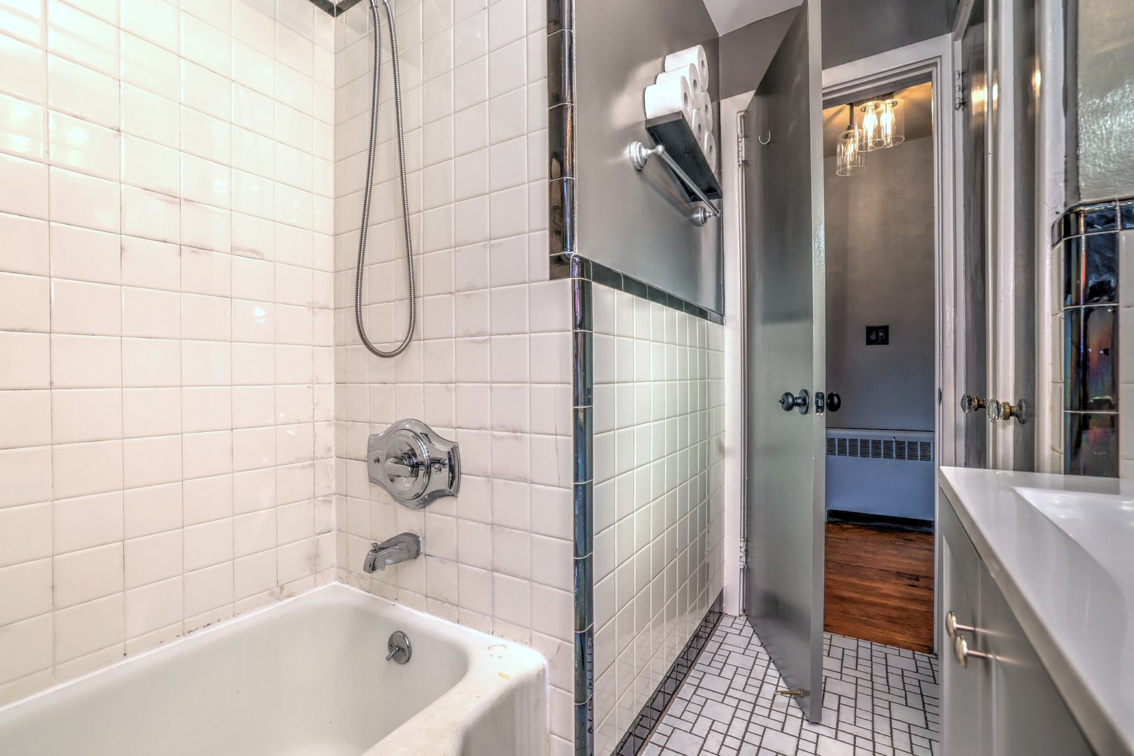 7 East Lake Road Photo 28