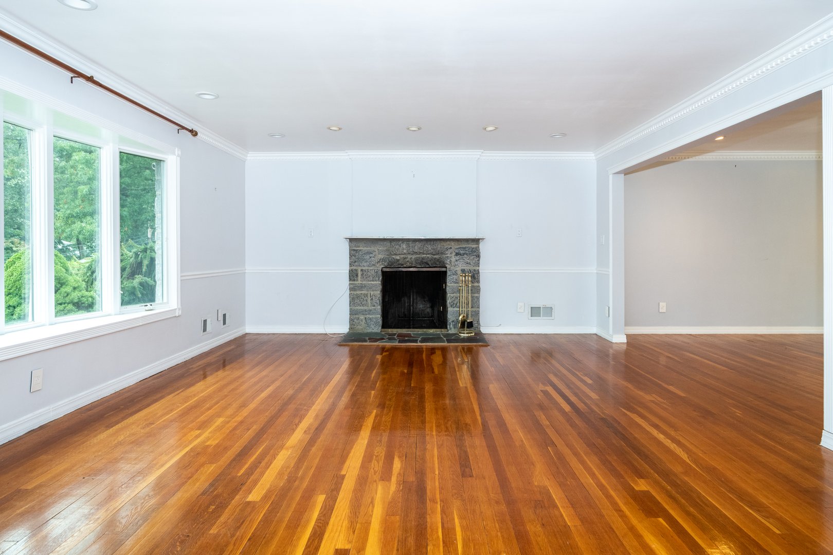 14 Dimsdale Drive Photo 12