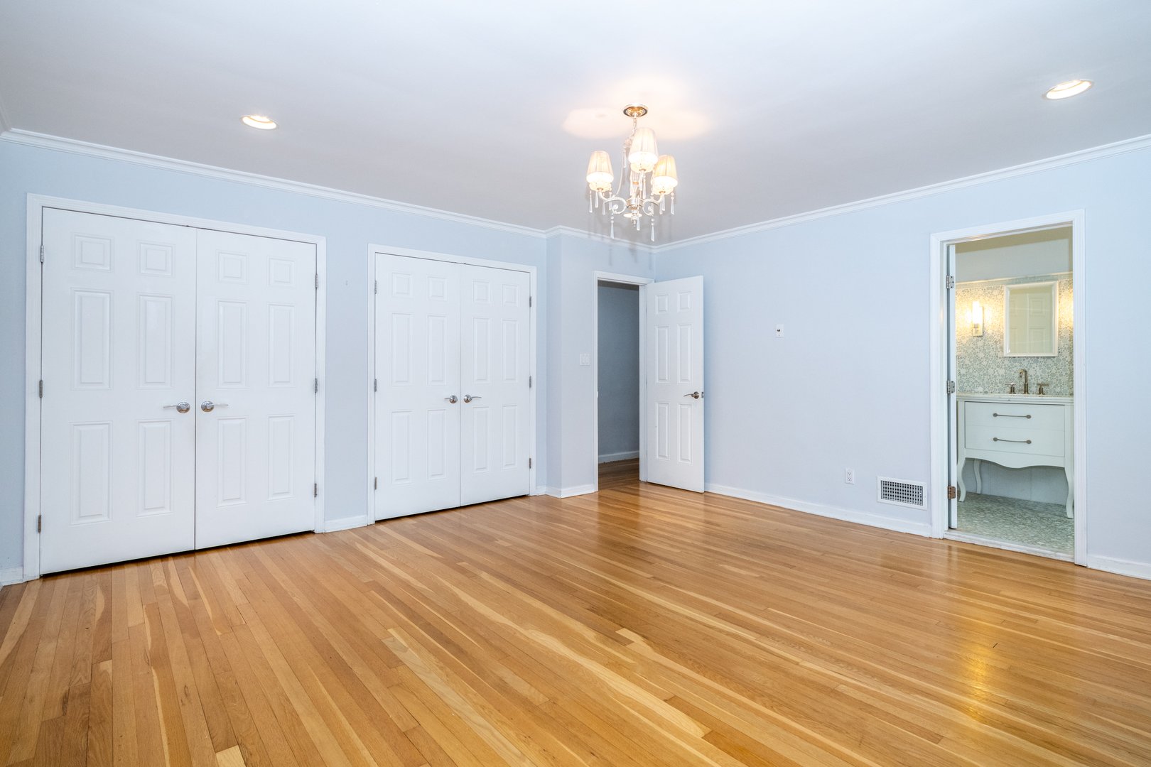 14 Dimsdale Drive Photo 17