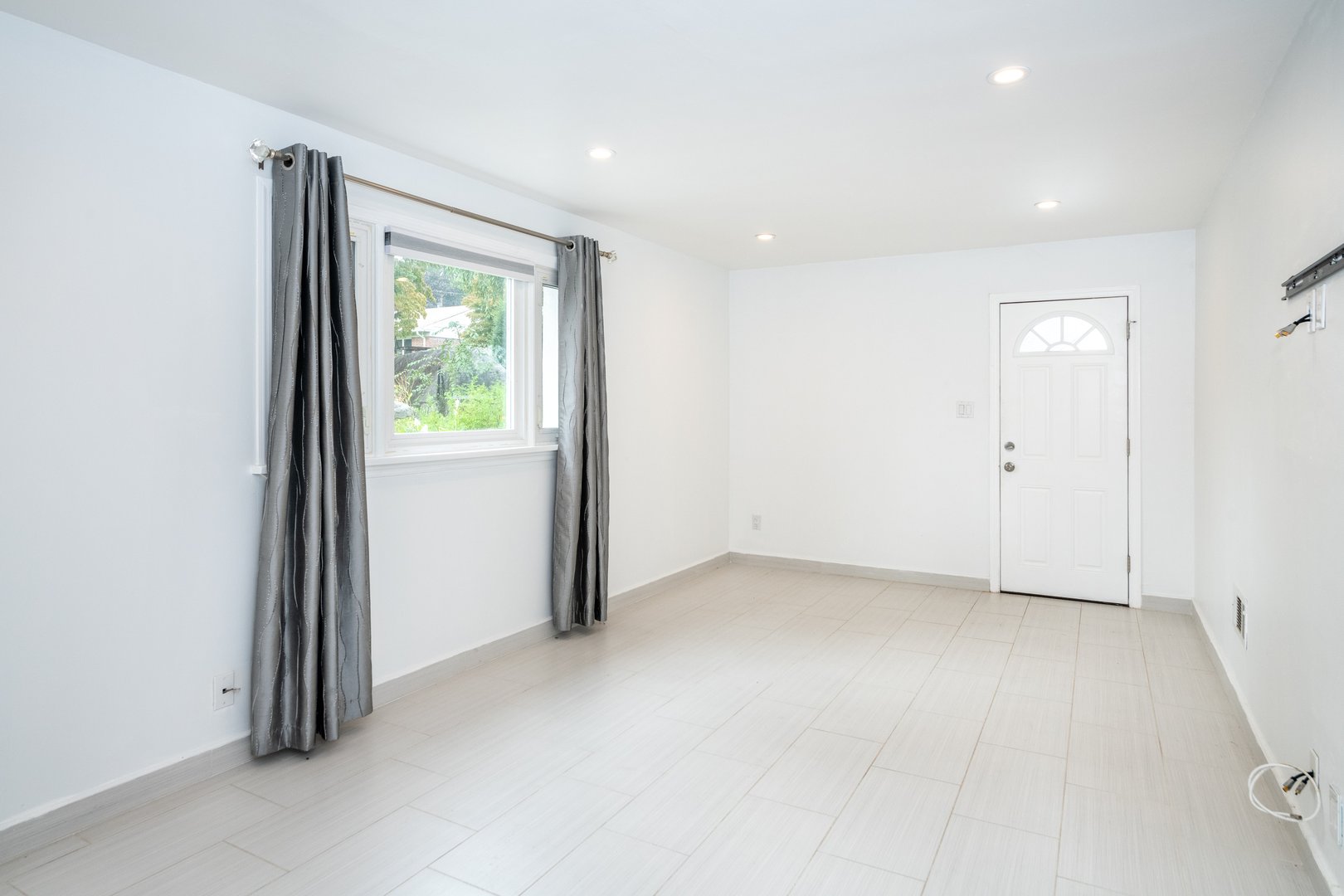 14 Dimsdale Drive Photo 22