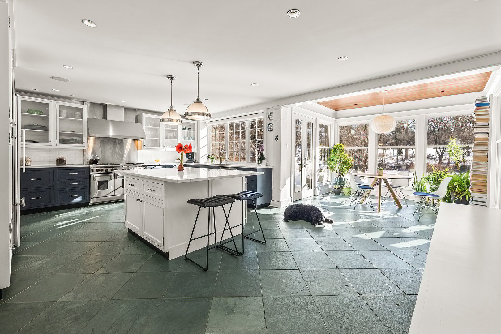 77 Golf Lane Photo 9