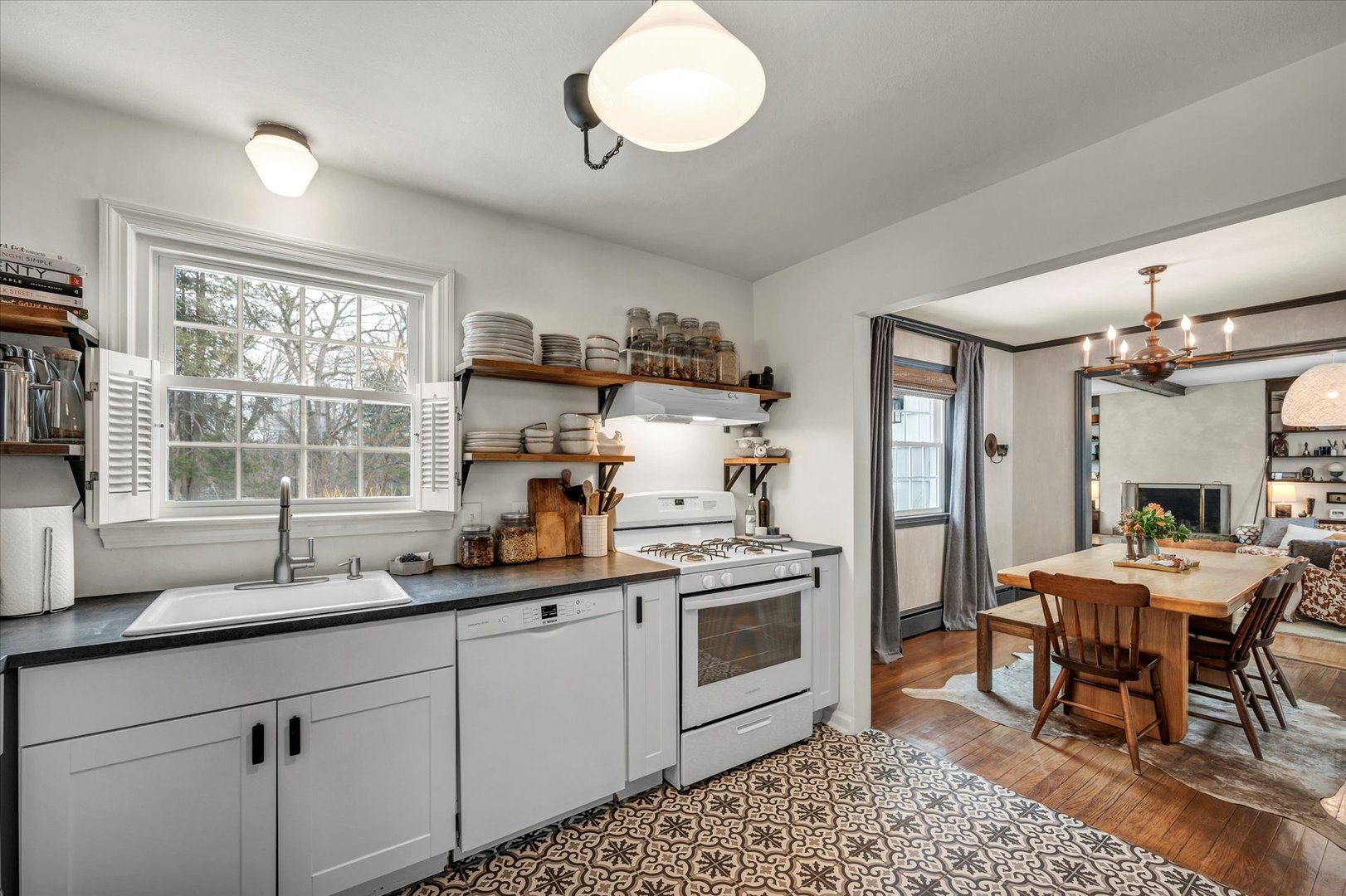 195 Hepburn Road Photo 20