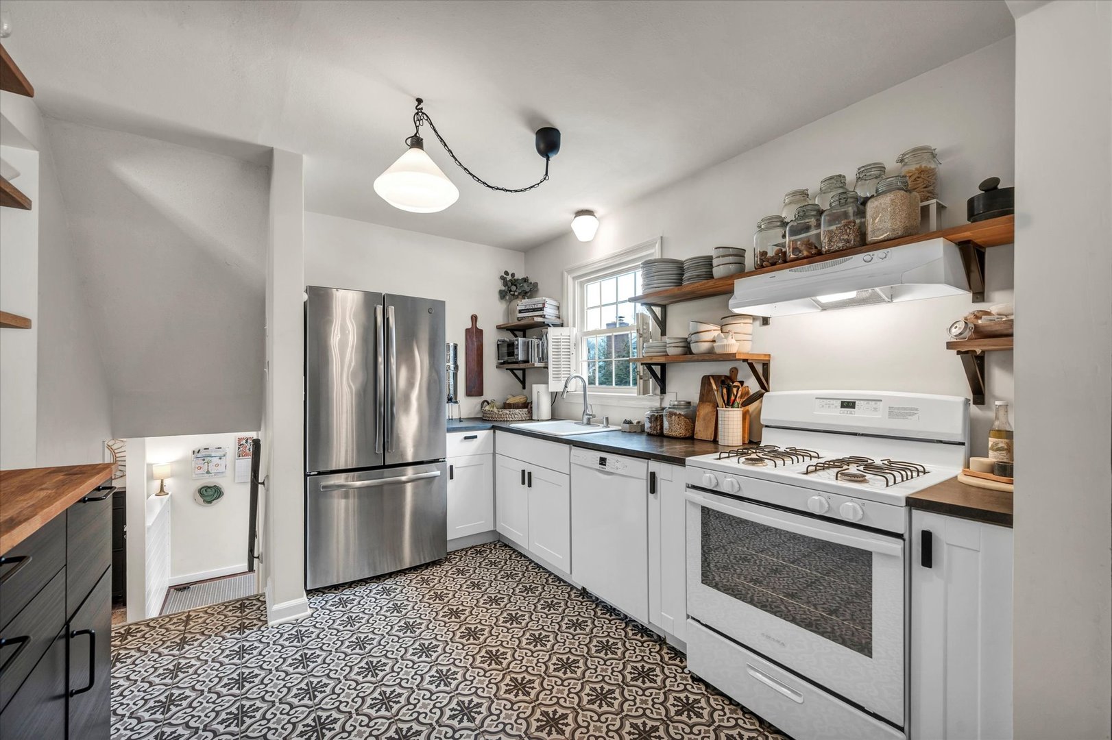 195 Hepburn Road Photo 22