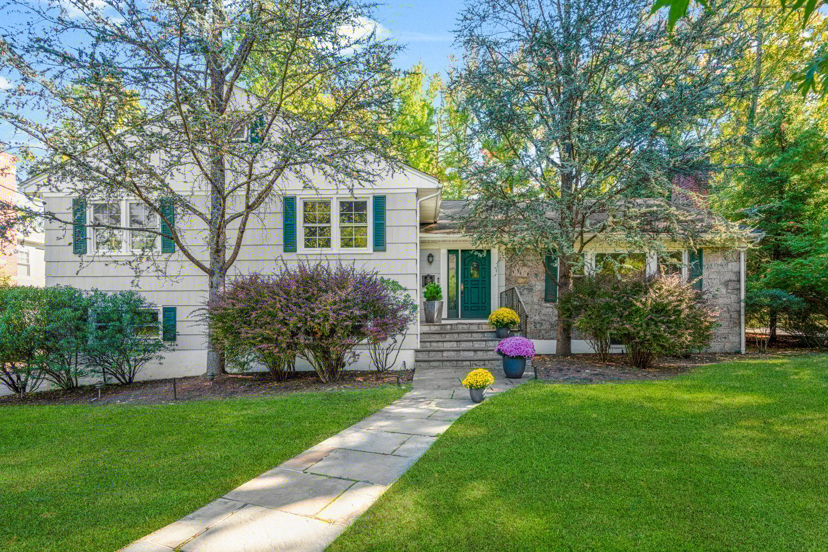 37 Barlow Lane Photo 1