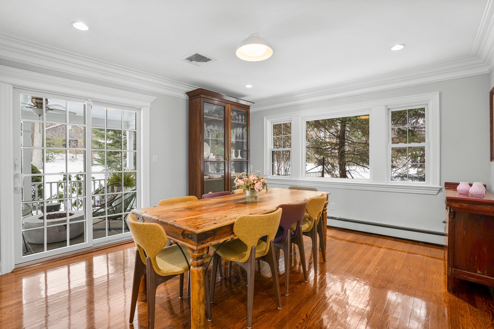 37 Barlow Lane Photo 7