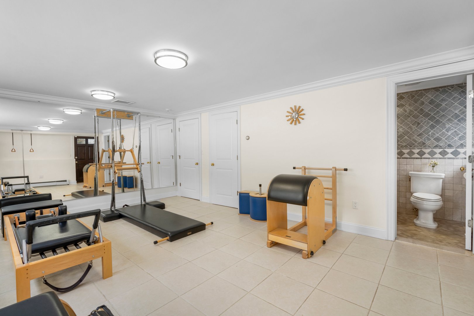 37 Barlow Lane Photo 21