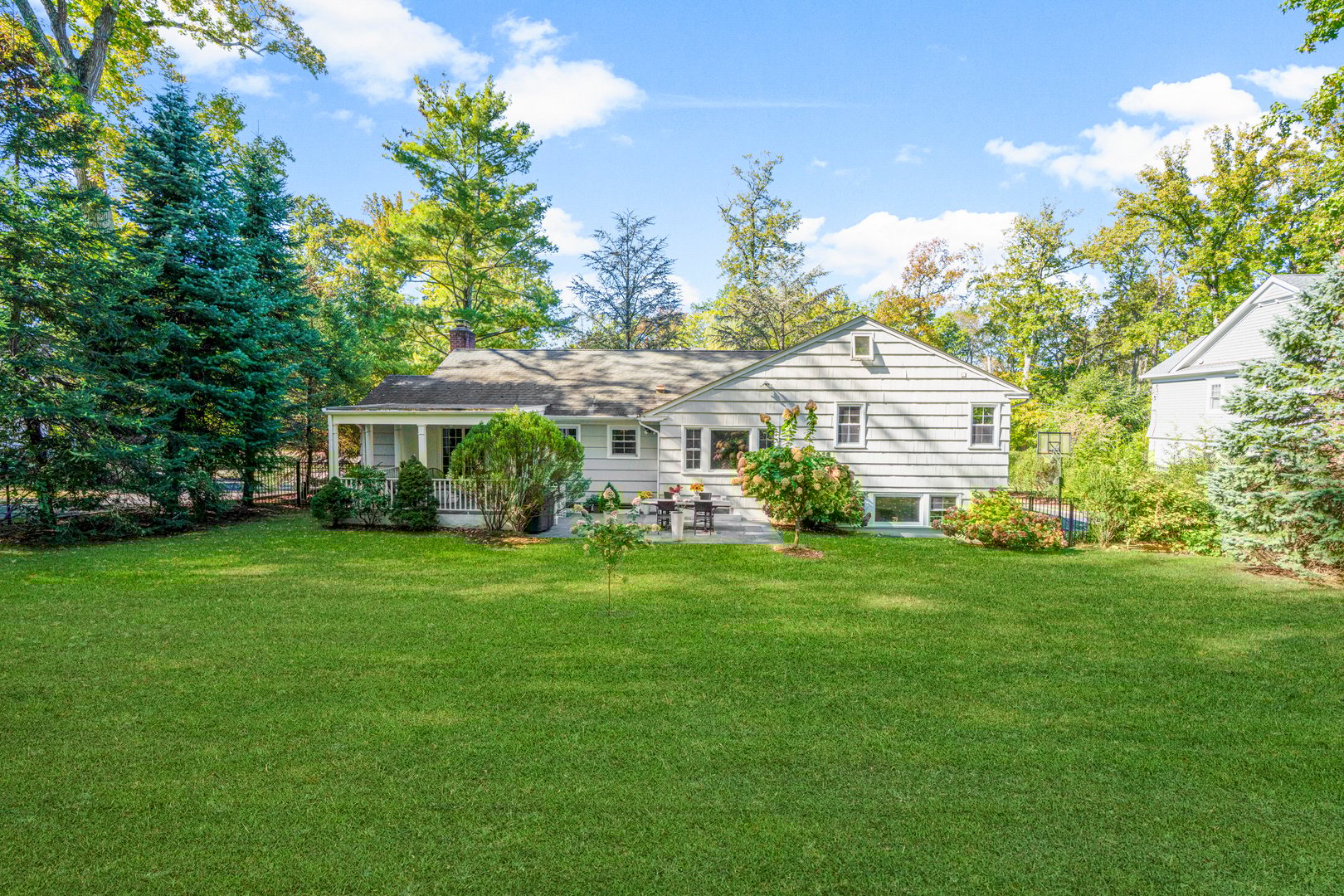 37 Barlow Lane Photo 24