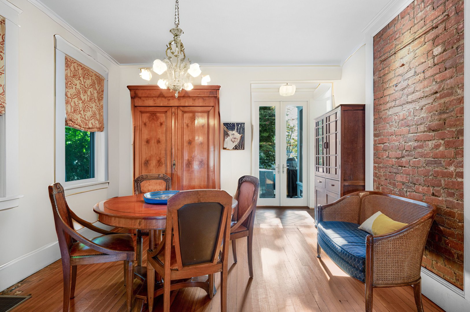 5 Gerlach Place Photo 9