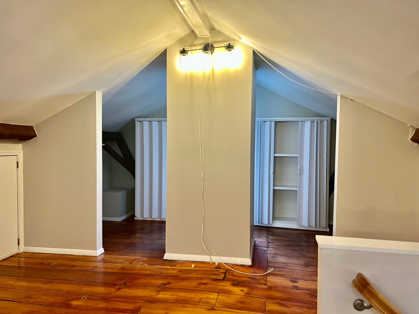 435 Foxon Road Photo 13