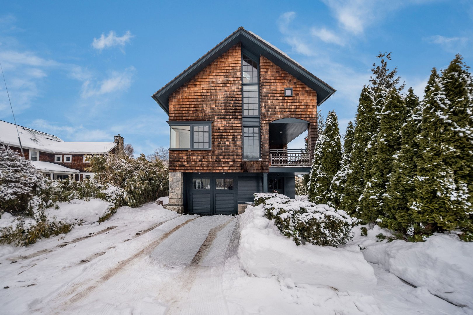 61 Hartford Avenue Photo 4