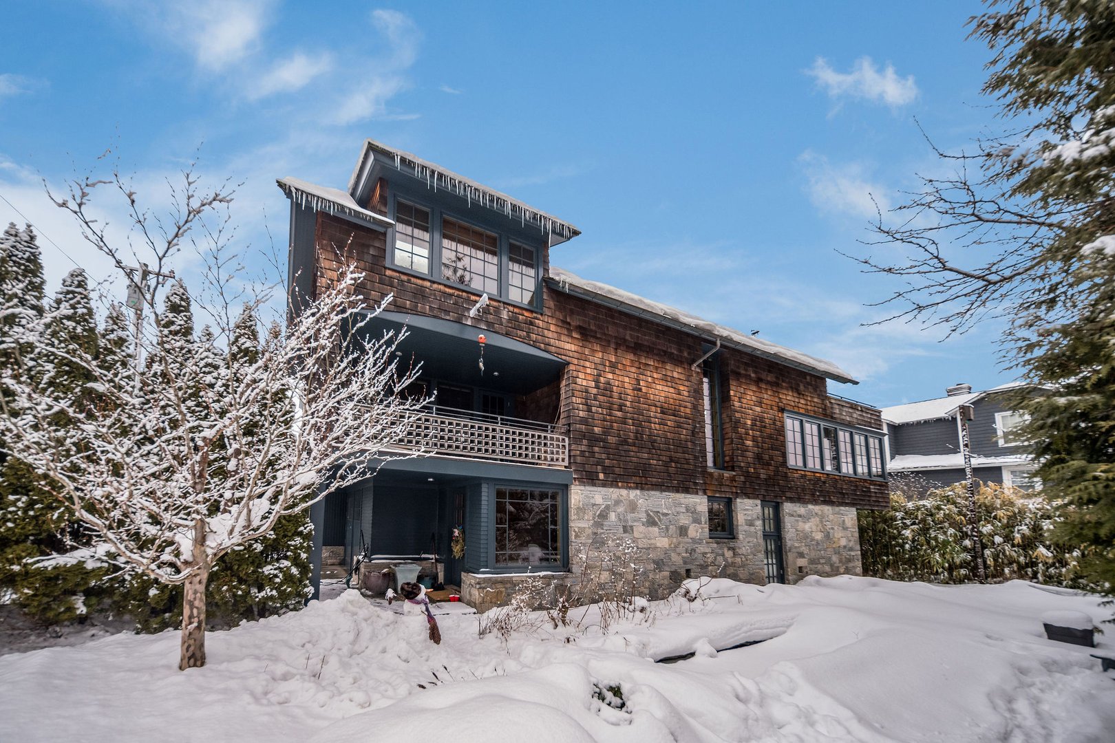 61 Hartford Avenue Photo 5