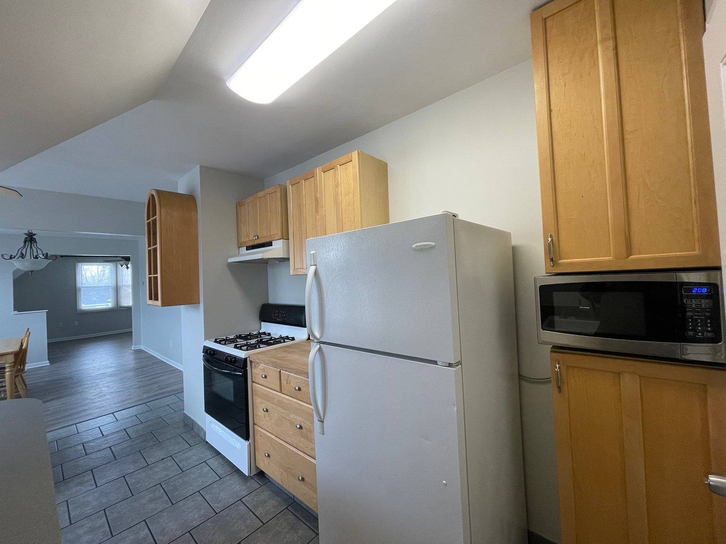 108 Concord Street  #3rd Floor Photo 3