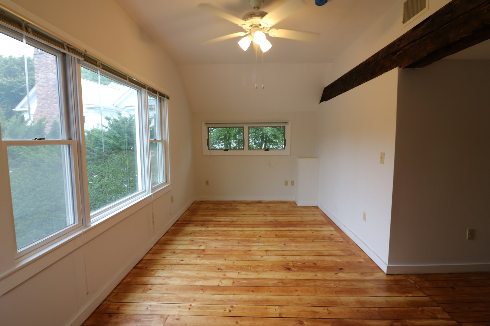 2 Oak Street  #Upper Photo 6