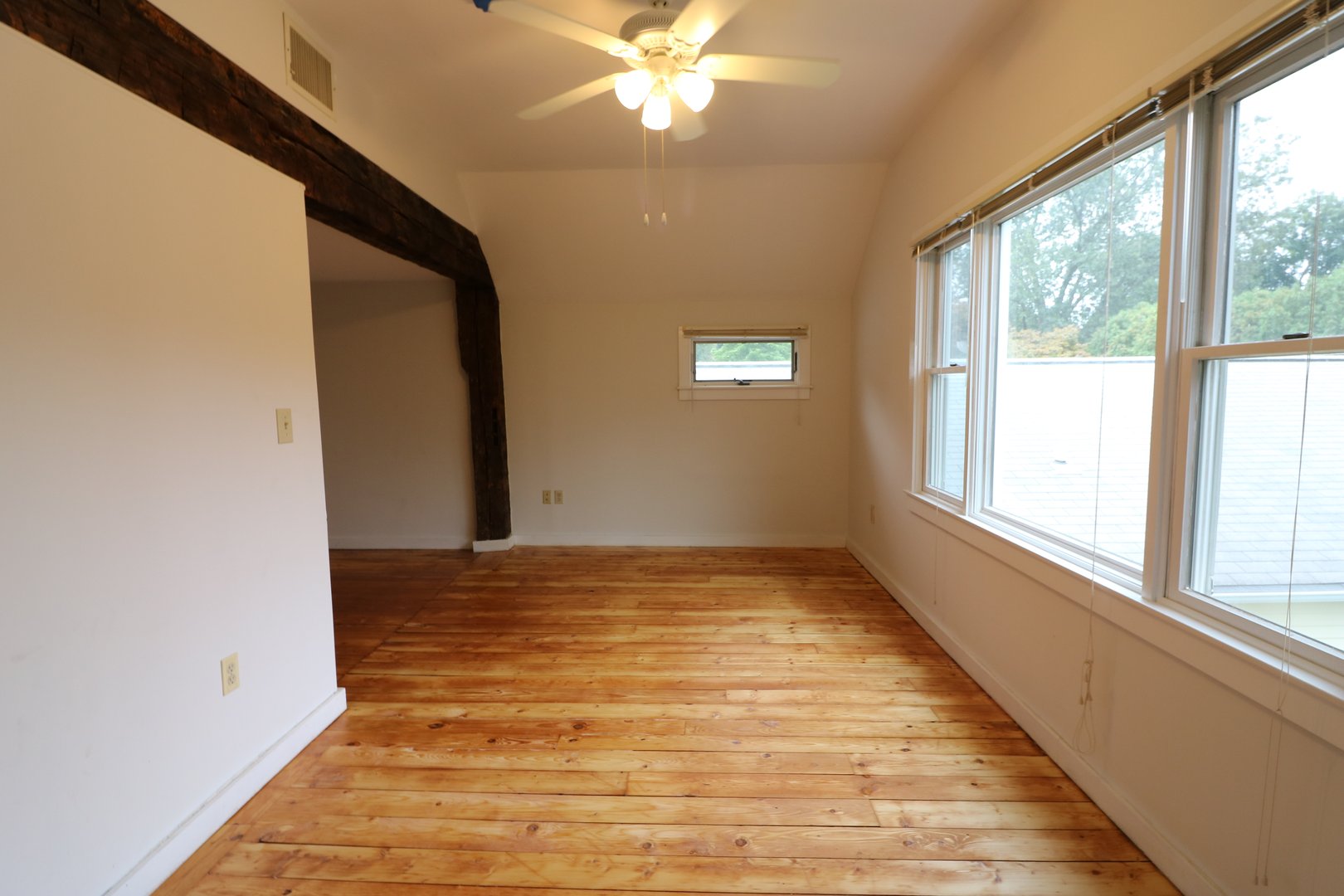 2 Oak Street  #Upper Photo 7