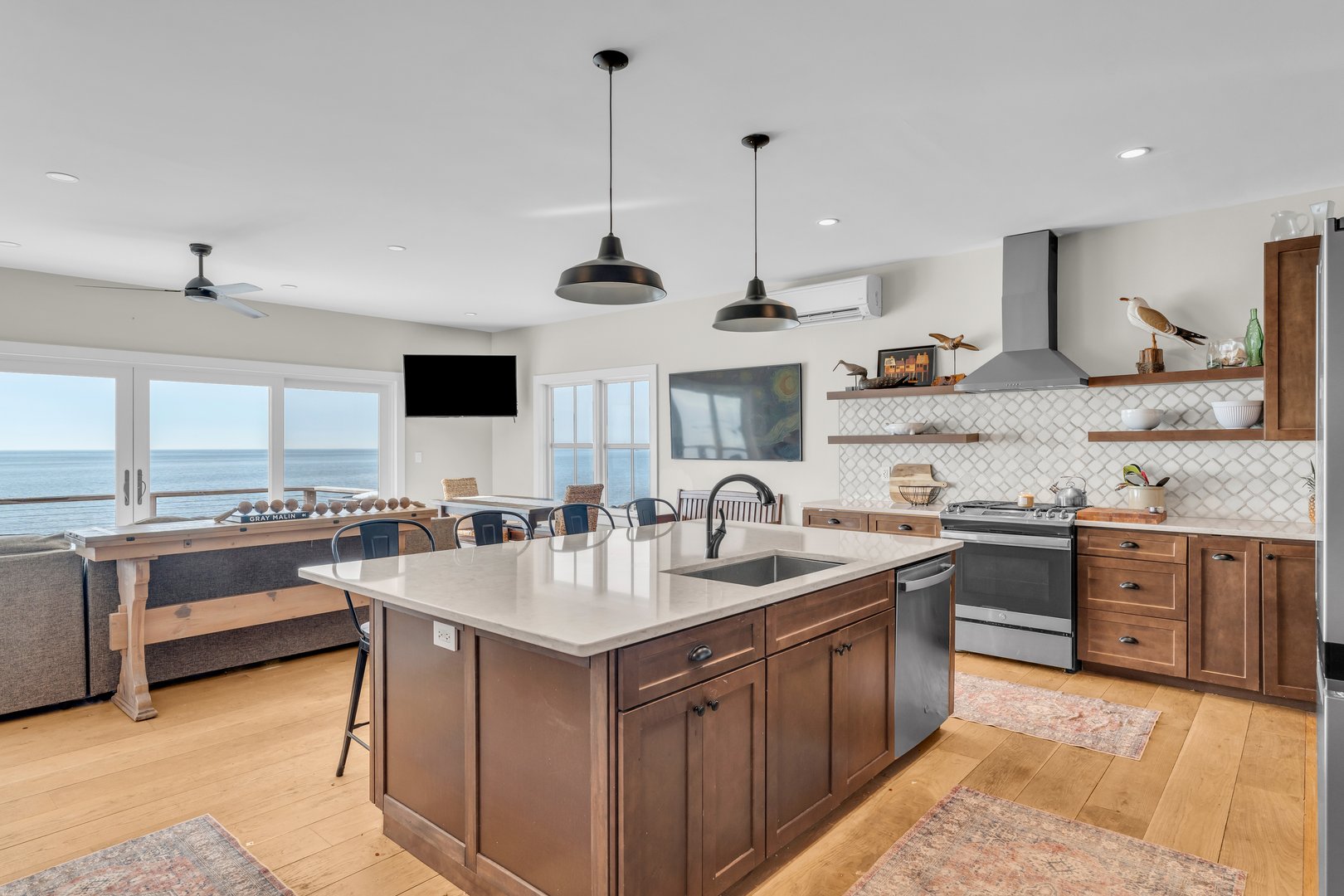 49 Circle Beach Road Photo 1