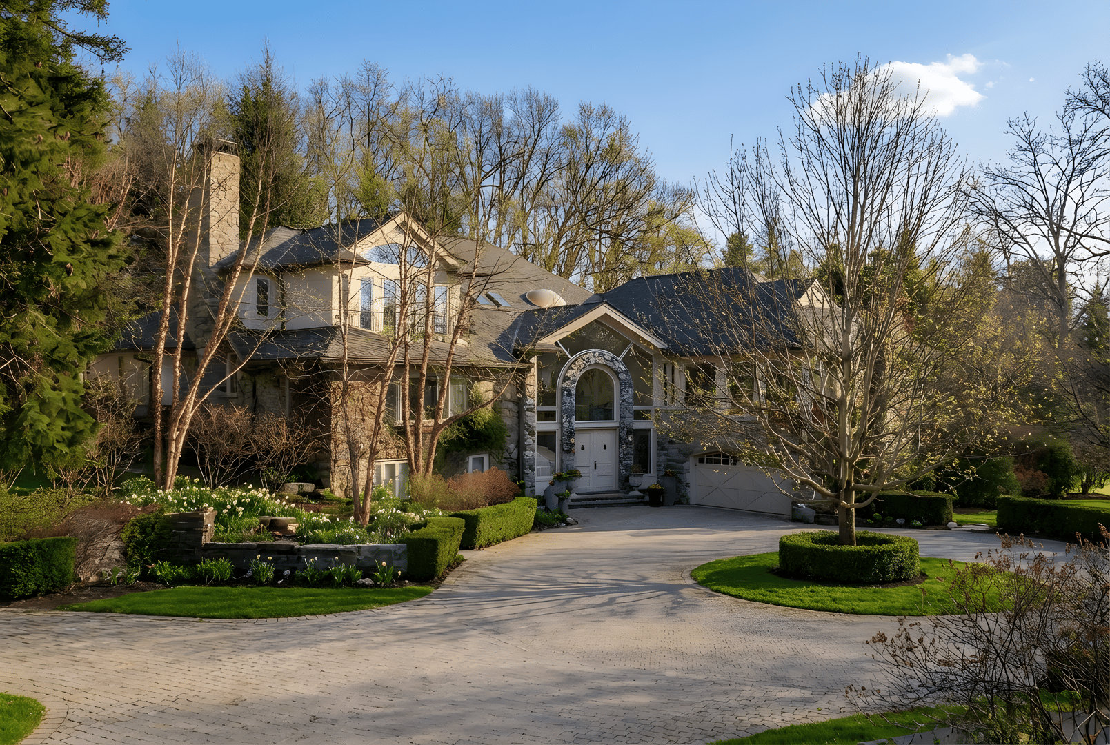 150 Old Farm Road N Photo 3