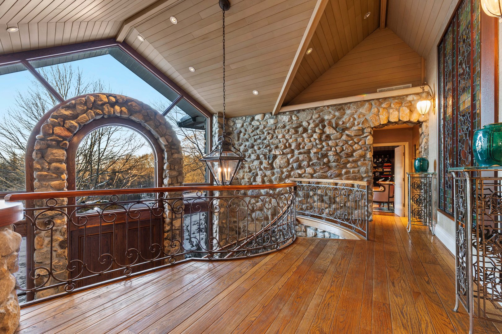 150 Old Farm Road N Photo 11