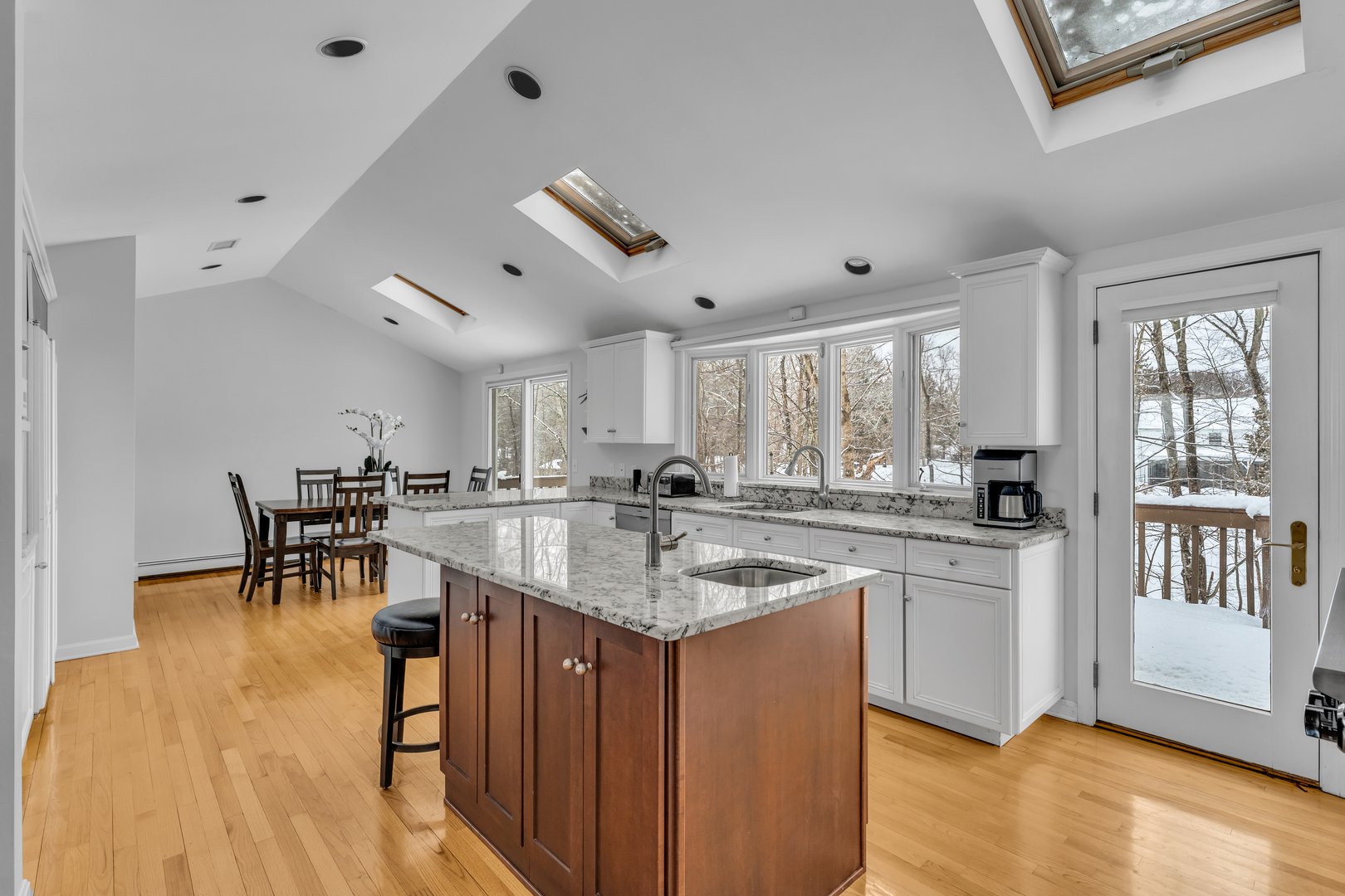 40 Hull Road Photo 12