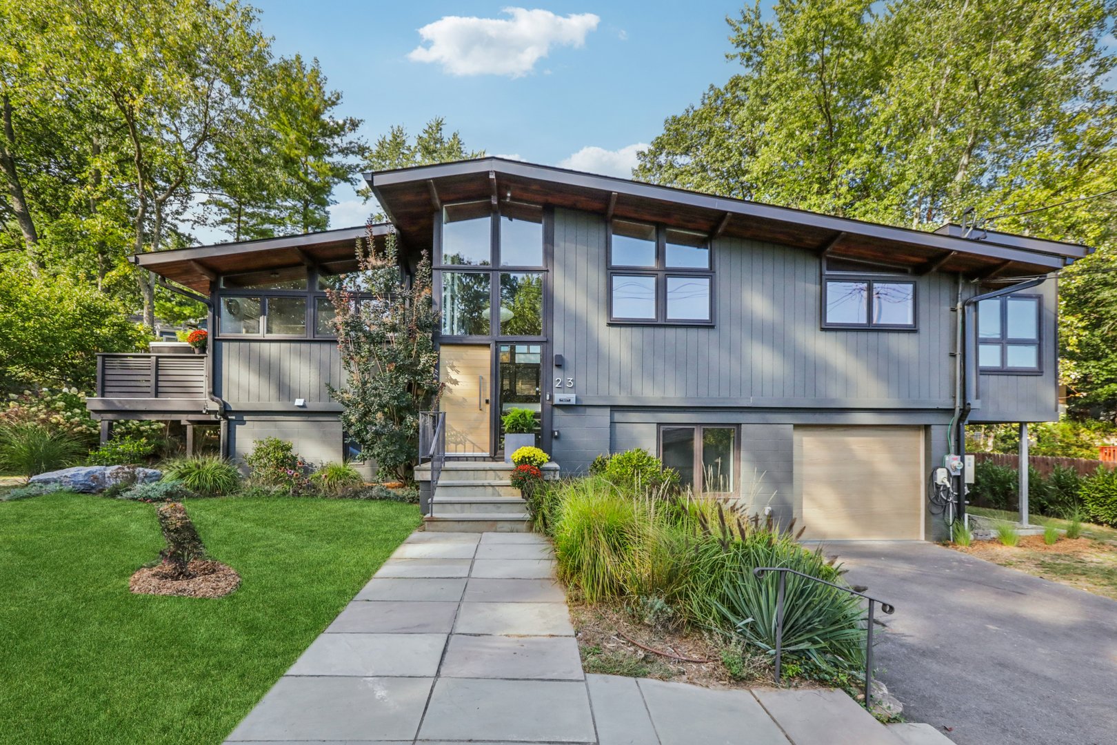 23 Crossbar Road Photo 1