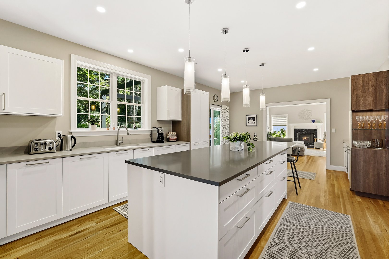 94 Holland Place Photo 6