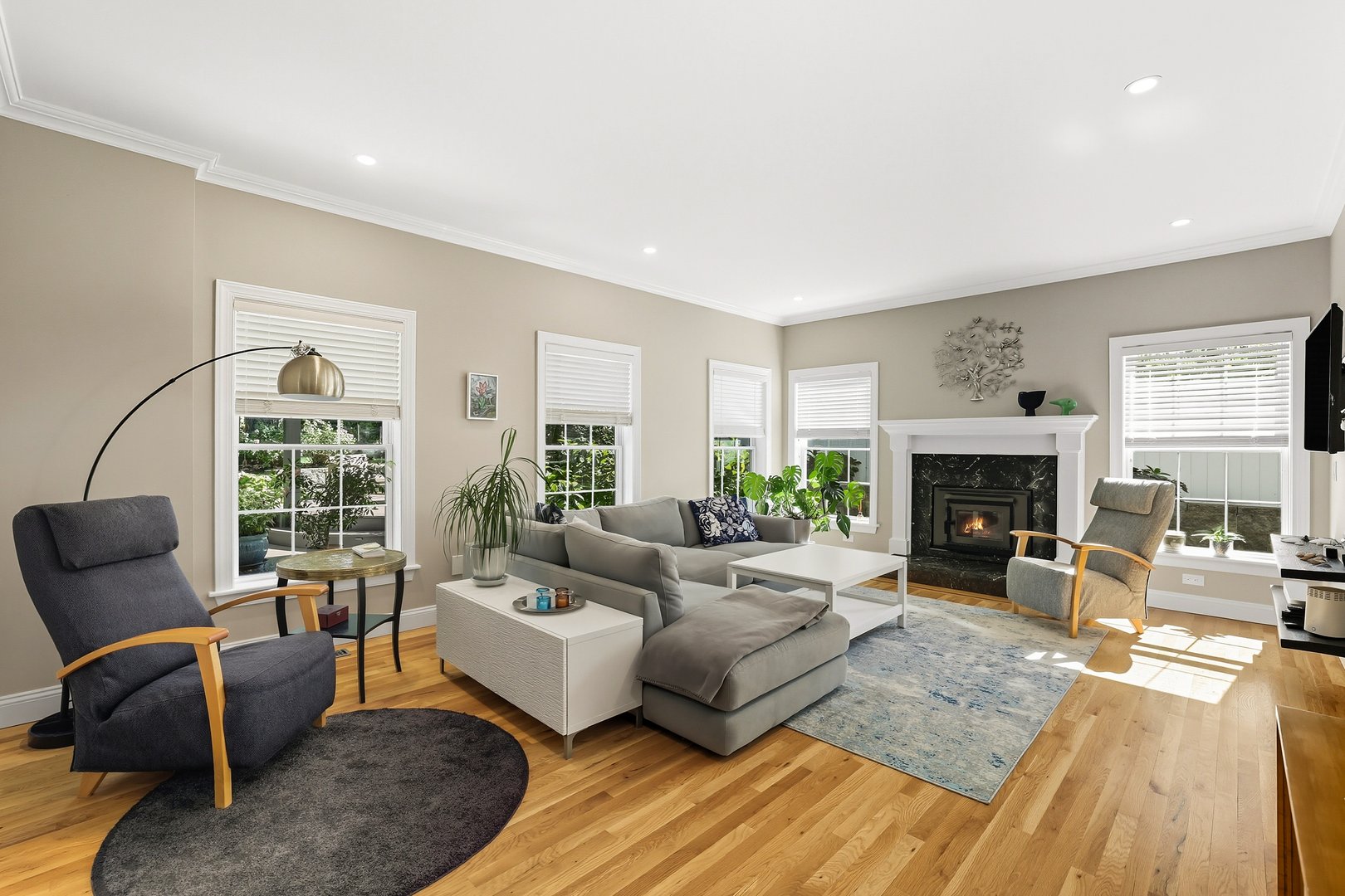 94 Holland Place Photo 11