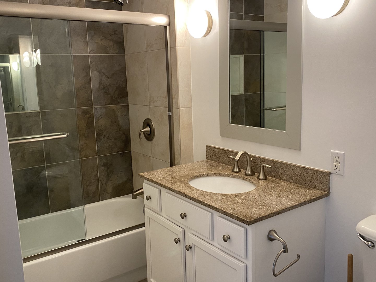 1 S Astor Street  #401 Photo 10