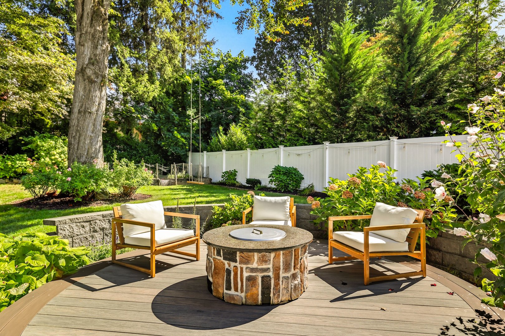 94 Holland Place Photo 38