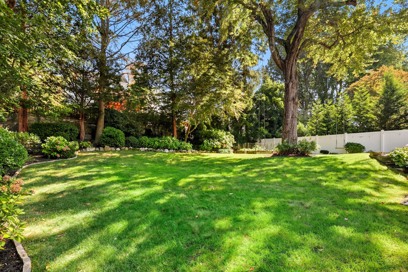 94 Holland Place Photo 39