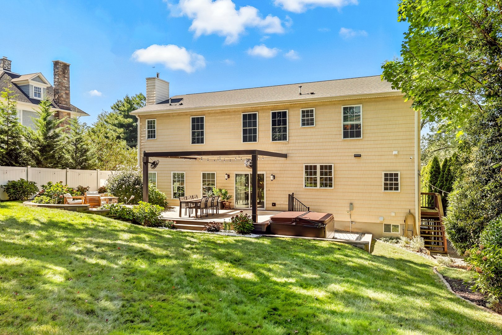 94 Holland Place Photo 42