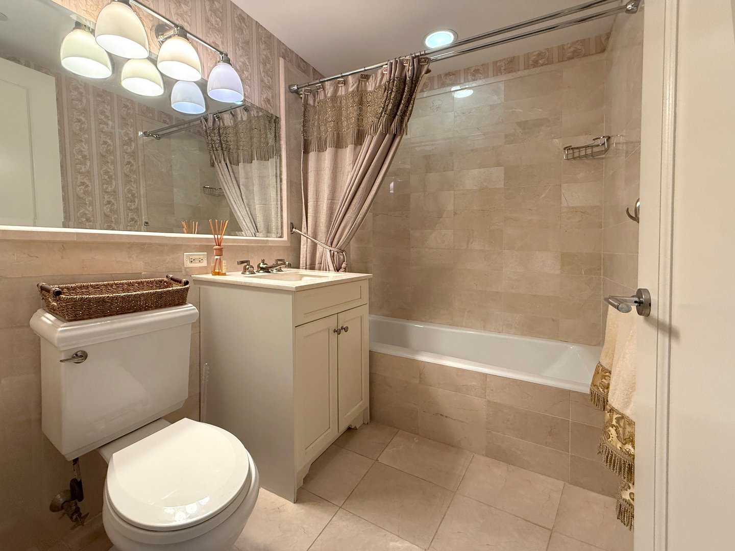 10 City Place  #16E Photo 8