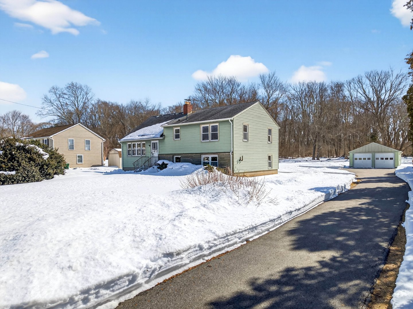 42 Roseleah Drive Photo 3