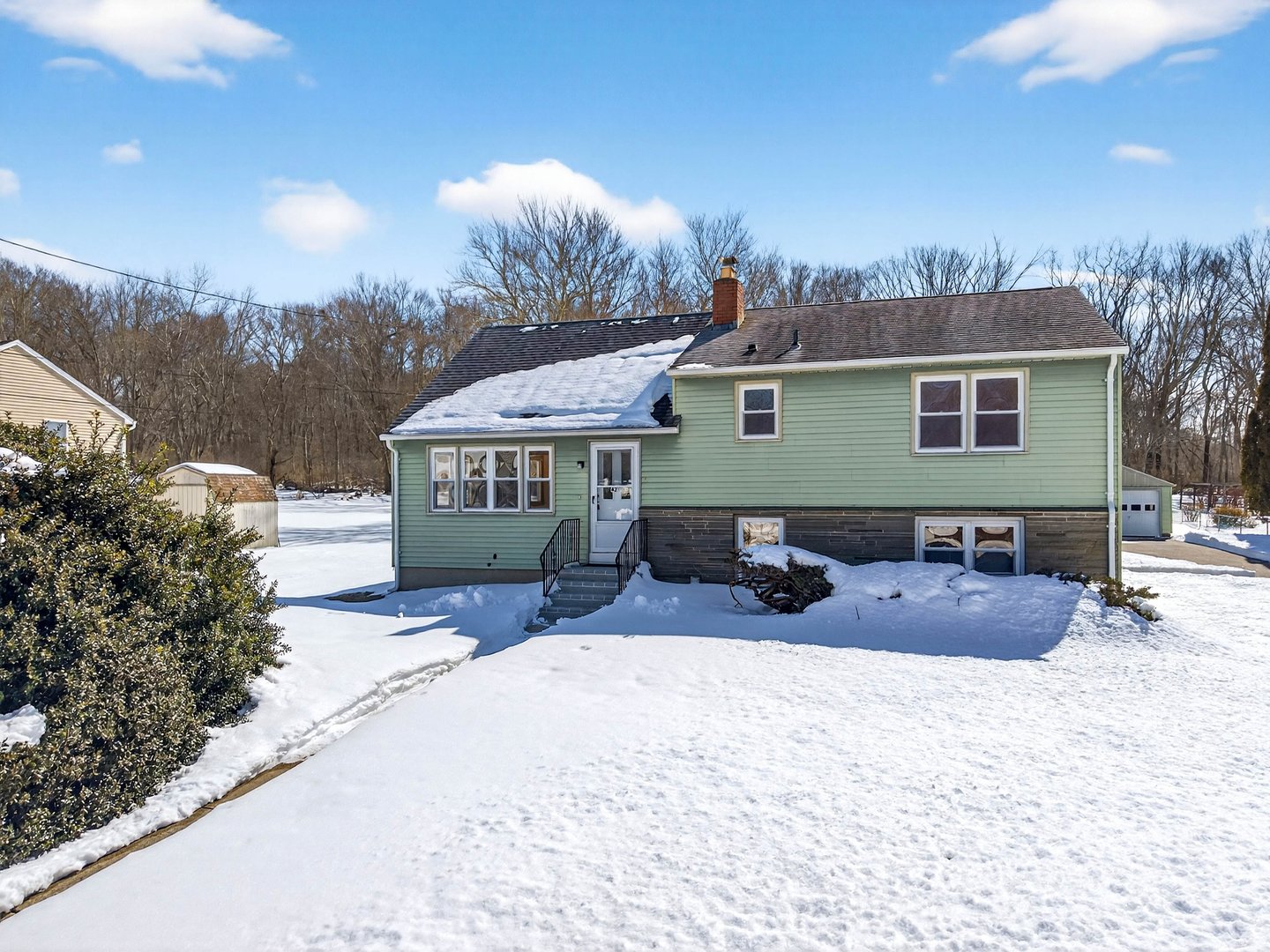 42 Roseleah Drive Photo 4