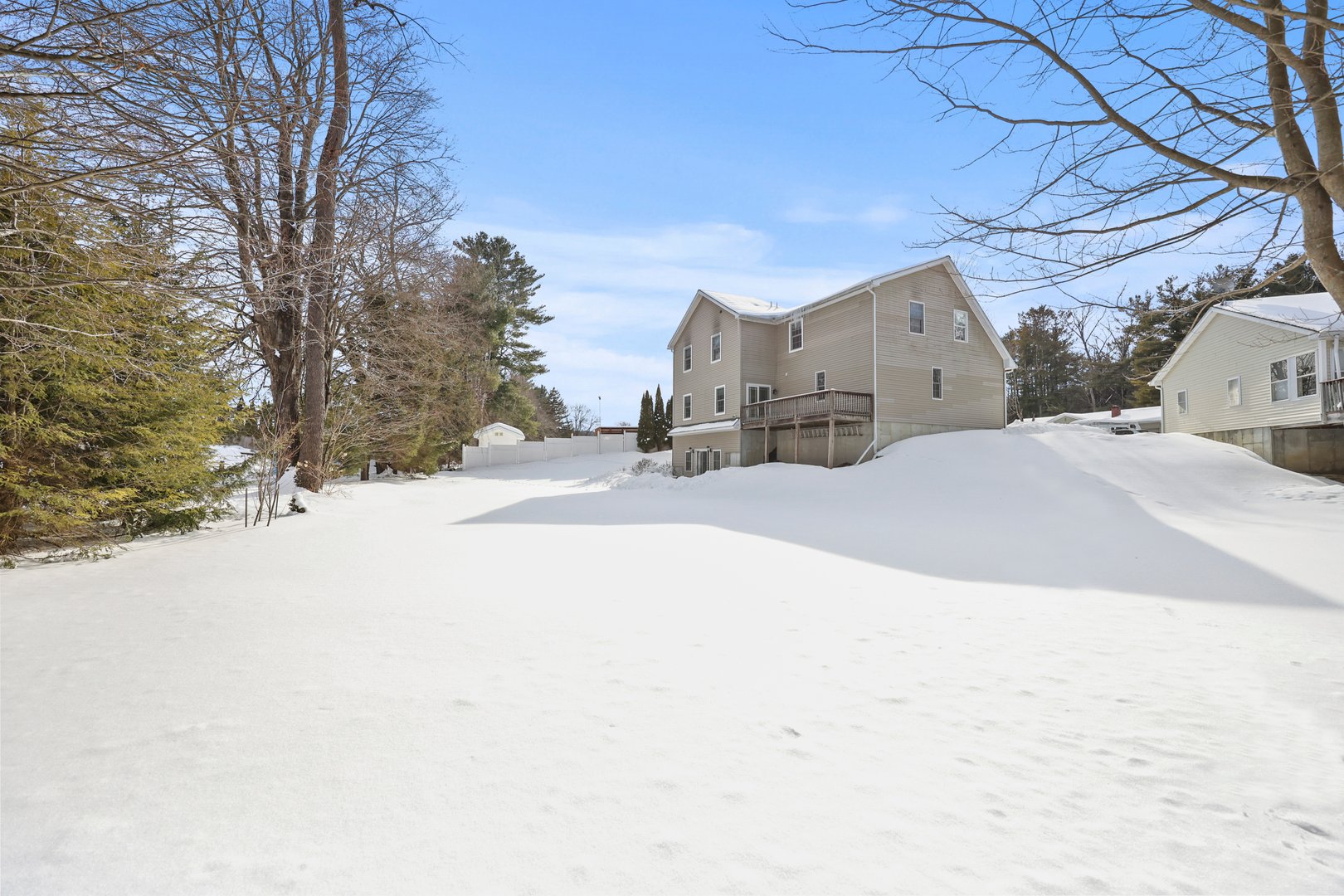 106 Nancy Ave Photo 2