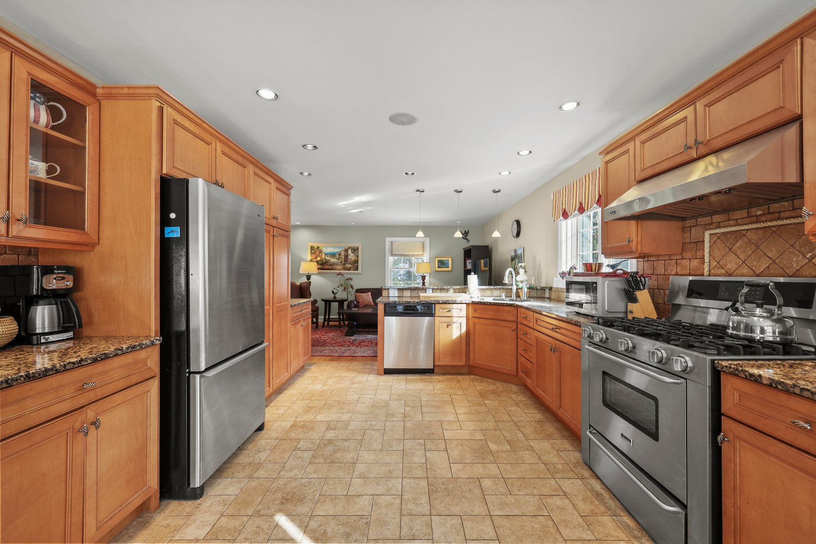 106 Nancy Ave Photo 17