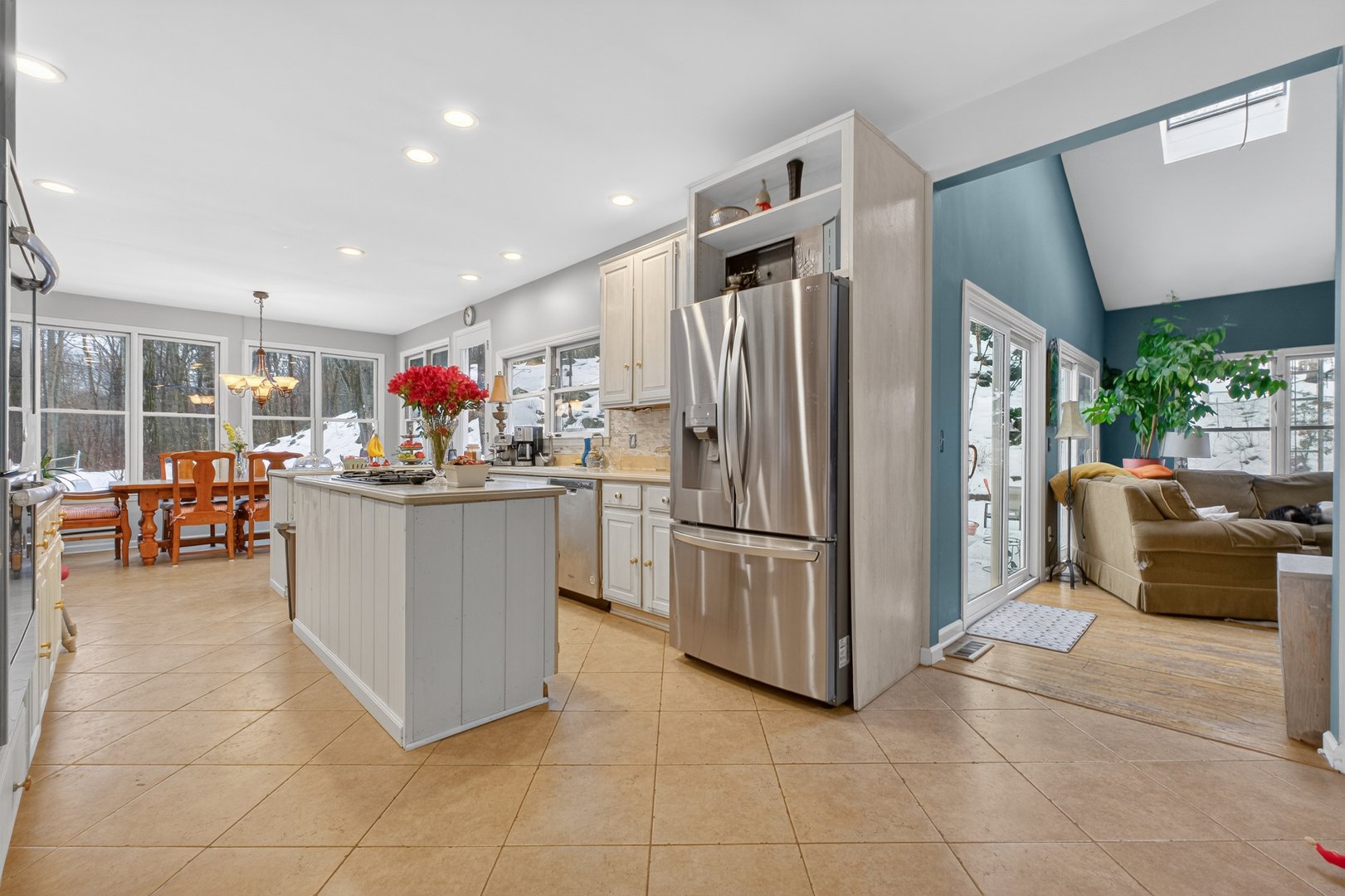 123a Peaceable Street Photo 2