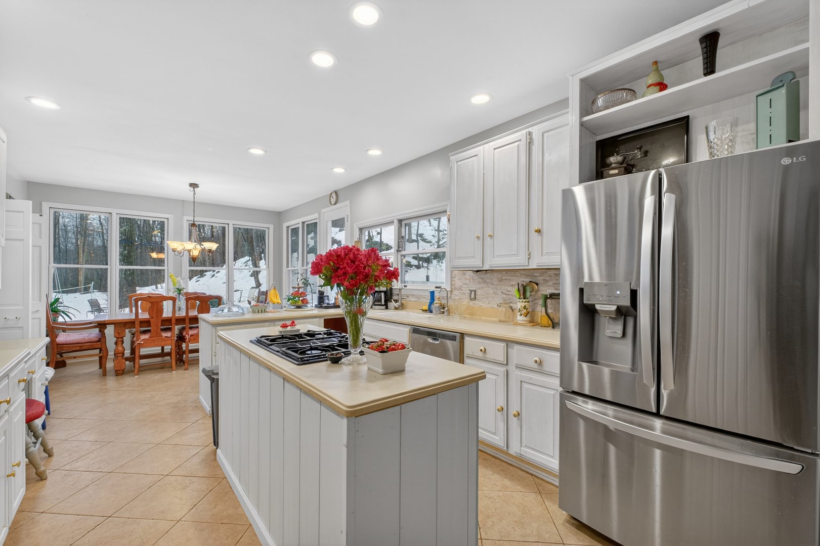 123a Peaceable Street Photo 4